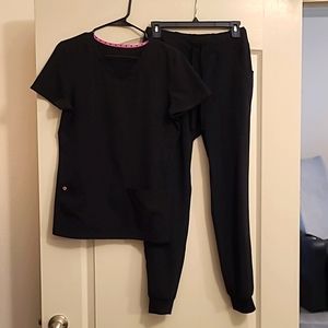 EUC Black HeartSoul Scrub Set Size Small